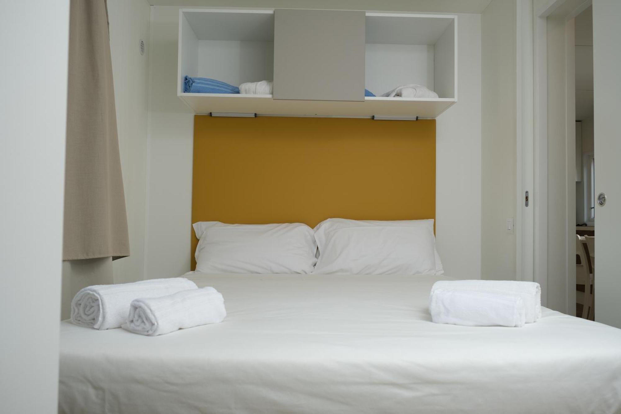 Villaggio Camping Torre Del Porticciolo Порто Конте Екстериор снимка