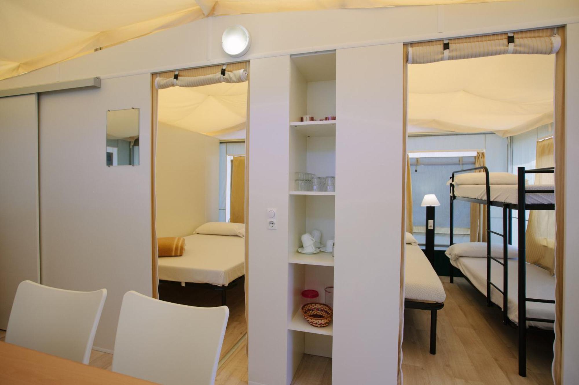 Villaggio Camping Torre Del Porticciolo Порто Конте Стая снимка